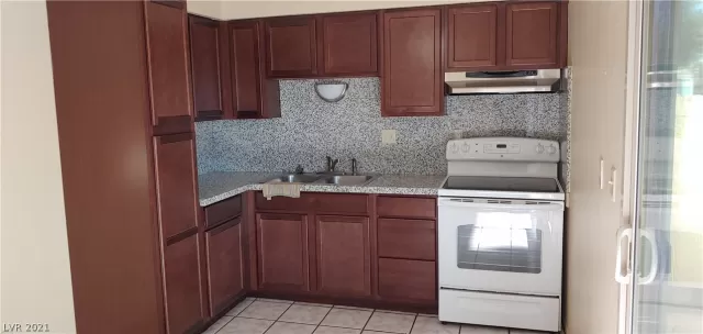 MLS: 2258210 Condo For Sale