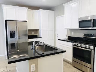 Photo #3: 2258224 Listing