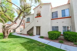 Photo #1: 2258229 Listing