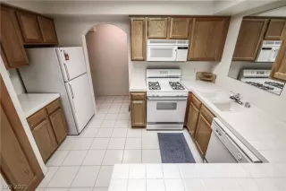 Photo #4: 2258229 Listing