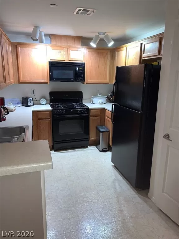 MLS: 2258261 Condo For Sale