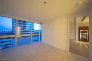 Photo #5: 2258318 Listing 