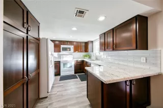 Photo #1: 2258341 Listing