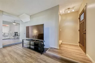 Photo #5: 2258341 Listing