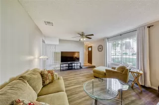 Photo #6: 2258341 Listing