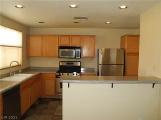 Photo #5: 2258382 Listing 