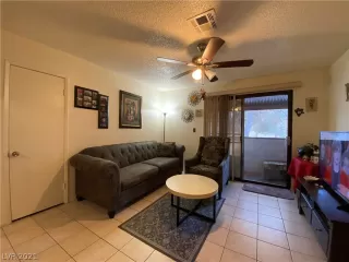 Photo #4: 2258389 Listing