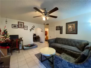 Photo #5: 2258389 Listing