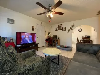 Photo #6: 2258389 Listing