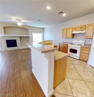 Photo #2: 2258480 Listing