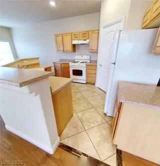 Photo #4: 2258480 Listing