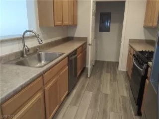 Photo #2: 2258494 Listing