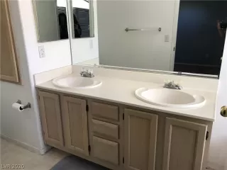 Photo #5: 2258512 Listing