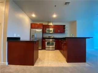 Photo #2: 2258523 Listing