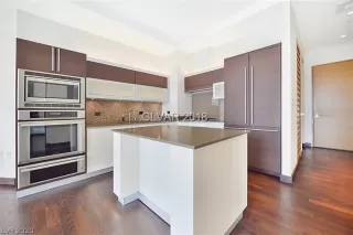 Photo #2: 2258580 Listing