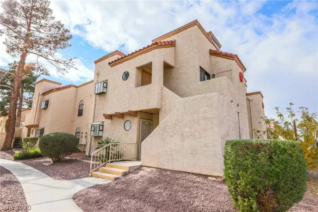 MLS: 2258583 Condo For Sale