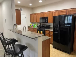 Photo #1: 2258584 Listing 