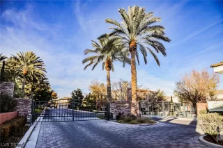 Photo #1: 2258592 Listing 