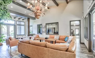 Photo #3: 2258608 Listing