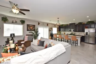 Photo #3: 2258644 Listing