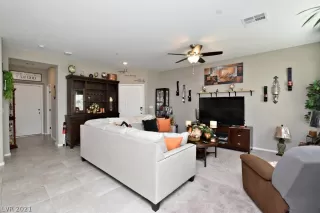 Photo #4: 2258644 Listing