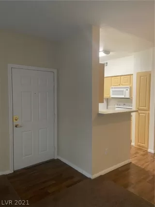 Photo #2: 2258647 Listing