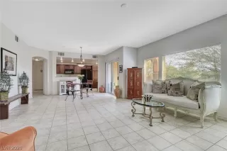 Photo #2: 2258654 Listing