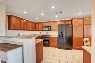 Photo #4: 2258654 Listing