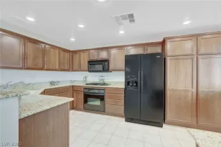 Photo #5: 2258654 Listing