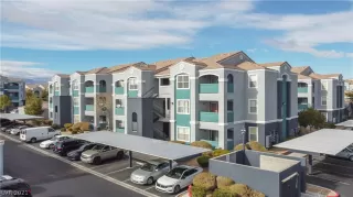 Photo #2: 2258675 Listing