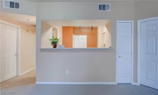 Photo #4: 2258675 Listing