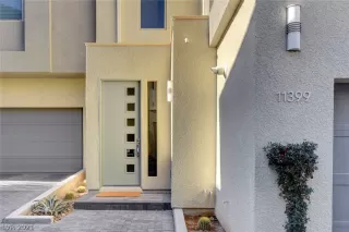 Photo #3: 2258691 Listing