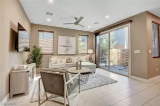 Photo #6: 2258691 Listing