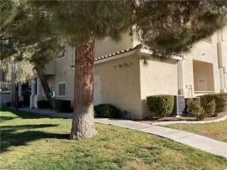 Photo #2: 2258698 Listing