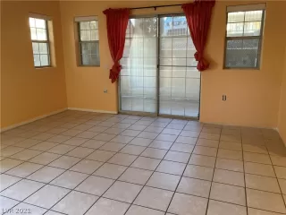 Photo #5: 2258698 Listing