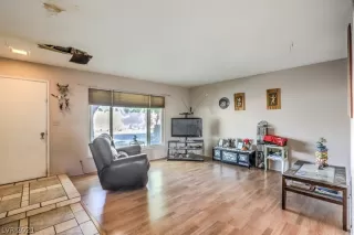 Photo #4: 2258706 Listing