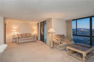 Photo #6: 2258711 Listing 