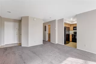 Photo #6: 2258718 Listing