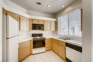 Photo #4: 2258775 Listing