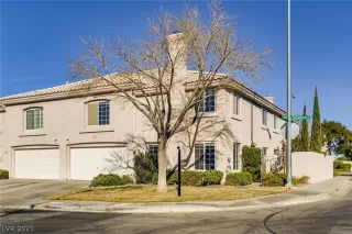 Photo #1: 2258802 Listing