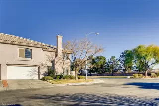 Photo #2: 2258802 Listing