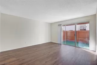 Photo #6: 2258863 Listing