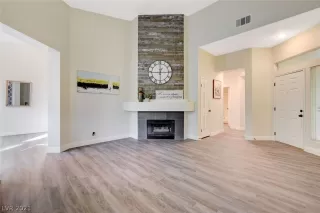 Photo #1: 2258882 Listing