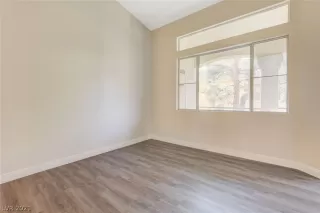 Photo #5: 2258882 Listing