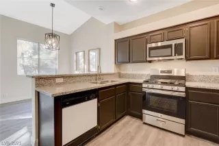 Photo #6: 2258882 Listing