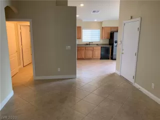 Photo #5: 2258918 Listing 