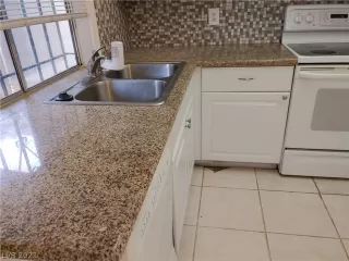 Photo #6: 2258921 Listing 