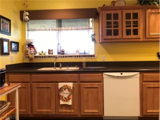 Photo #3: 2258945 Listing