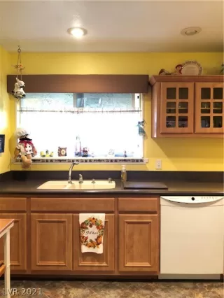 Photo #4: 2258945 Listing