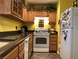 Photo #6: 2258945 Listing